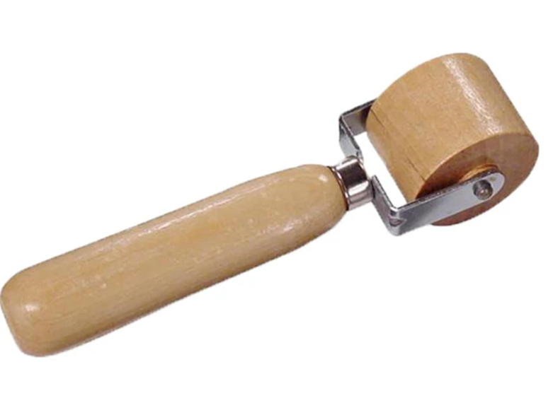 DYNAMAT 10005 ECONOMY HARDWOOD ROLLER 1" FOR SOUND DEADENING