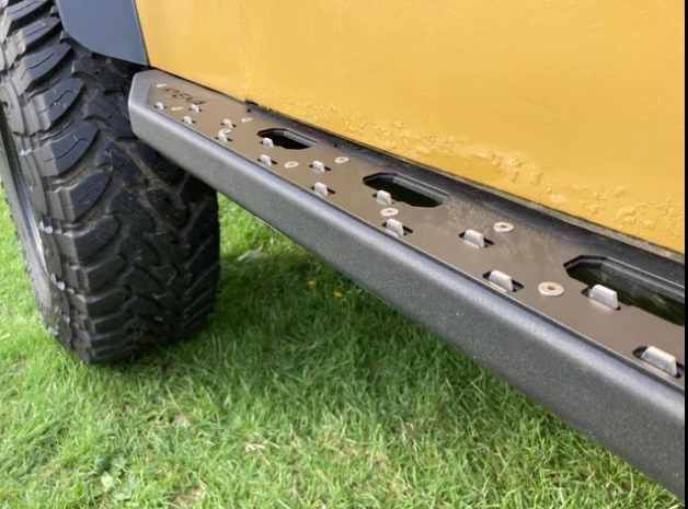 Hyena L02-2-300-6 Land Rover Defender Rock Riders
