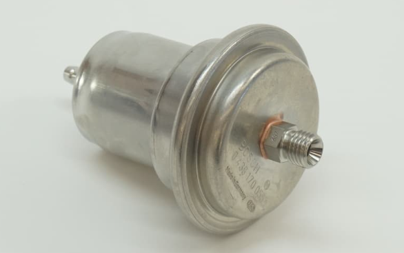 Fuel Accumulator - Mercedes-Benz R107 SL - 0004761021